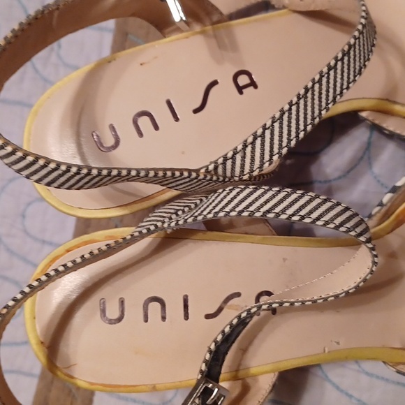 Unisa, high heel sandals, Sz 10, blue/white polka dot & blue/white stripes strap - Picture 3 of 7